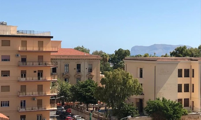 Corso dei Mille - Sant'Erasmo Apartment | Spacious Flat Near Botanical Garden & Central Station