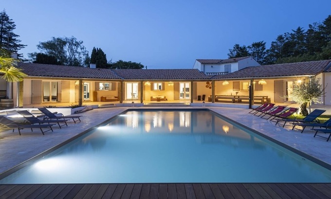 Saint-Georges-des-Coteaux Villa | Inviting Villa with Pool in Charente-Maritime for Families