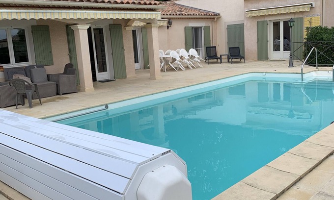 Saint-Quentin-la-Poterie Villa | Inviting Villa with Pool and Garden Near Uzes in the Sun