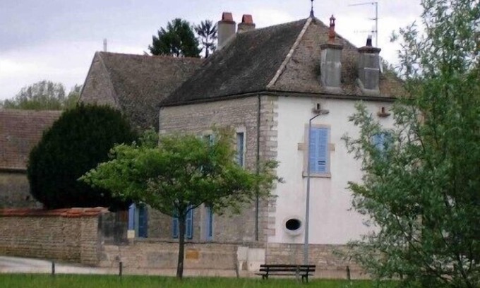Sainte-Marie-la-Blanche House | Cozy Gîte Near Beaune with Pool and Pet-Friendly Amenities