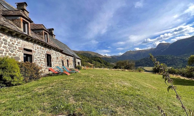 Le Falgoux House | Nature Retreat for 15 with Eco-Friendly Amenities