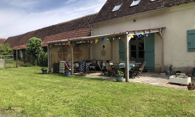 Flere-la-Riviere Villa | Serene Gîte Retreat with Pool and Ocean Views