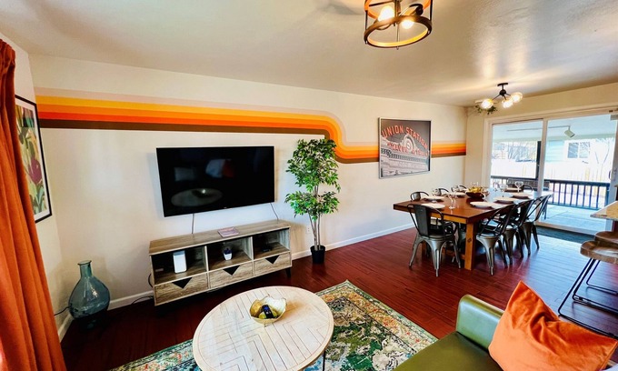 Lamar Heights Area House | Ideal Family Retreat with Hot Tub, Sleeps 14 | Guest Rated 10/10