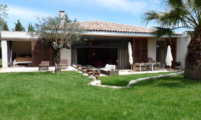 Castelnau-le-Lez House | Inviting Holiday Home with Pool & Garden near Montpellier