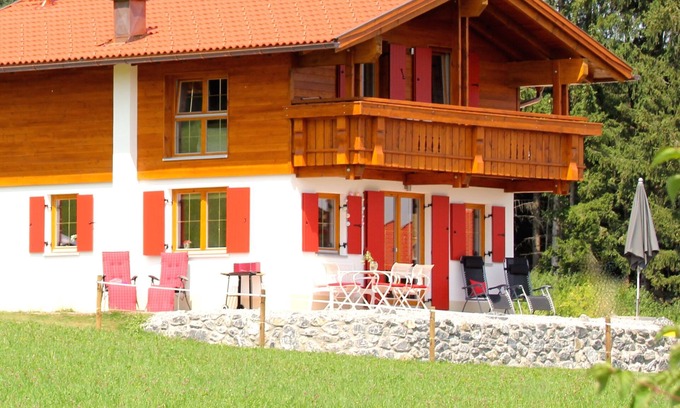 Lechbruck House | Idyllic Holiday Home with Lake & Alps Views, Pool Access