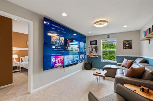 Commerce City House | Spacious Family Retreat with Ocean View and Pet-Friendly Perks