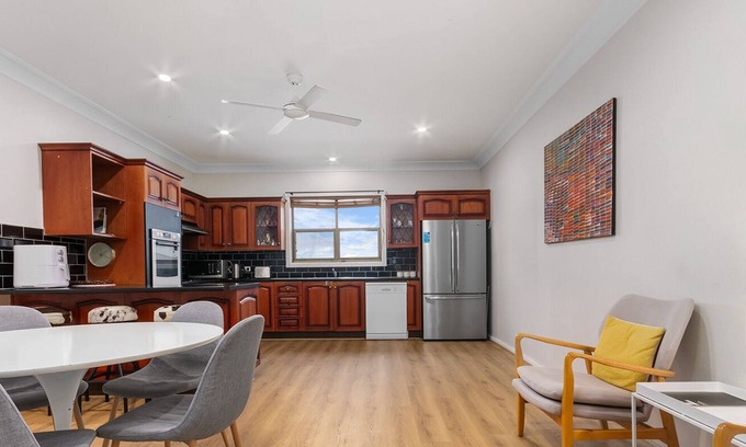 Waratah West House | Spacious Home in Waratah - Family and Pet-Friendly Retreat