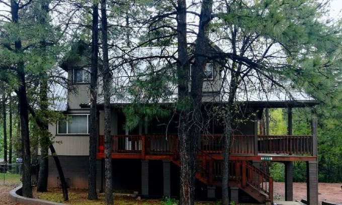 Strawberry House | Family and Pet-Friendly Retreat with Spa & Hot Tub Access