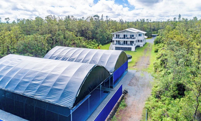Fern Acres House | Spacious Home with Pickleball Courts near Volcano Park