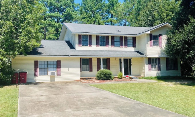 Tifton House | Spacious Home with Pool & Ocean View – Rated 9.6/10