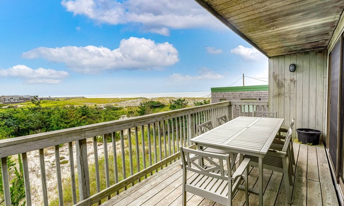 Ocean Beach House | Ocean View Retreat with Fireplace & Dog-Friendly Amenities