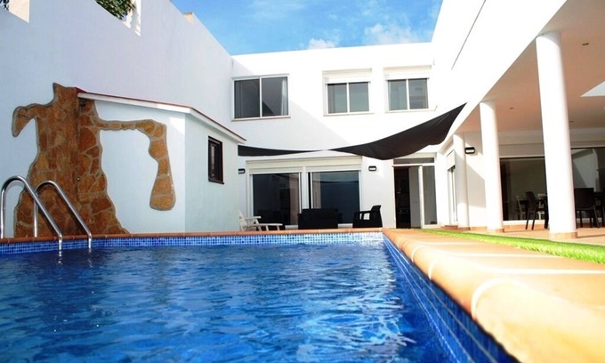 Poble Nou del Delta House | Family-Friendly Retreat with Pool and Ocean Views