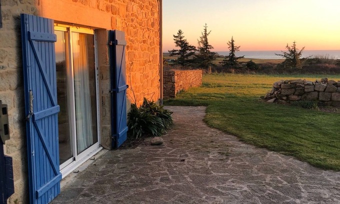 Esquibien House | Oceanfront Retreat with Stunning Views near Pointe du Raz