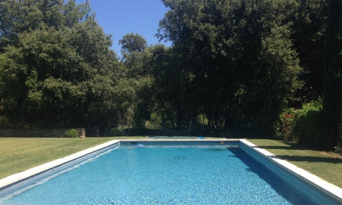 Bollene House | Spacious Bastide Retreat with Pool & Tennis for 12 Guests