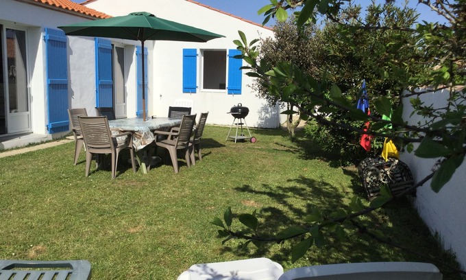 Barbatre House | Ideal Oceanfront House Near Beach - Pet Friendly & Family Safe