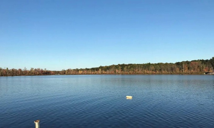 Rotterdam Junction House | Beautiful House on Ballston Lake with Private Beach & Hot Tub
