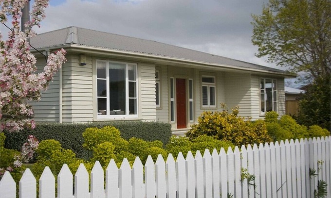 Martinborough House | Large house w/Central Location, 5 minutes walk to several Vineyards.