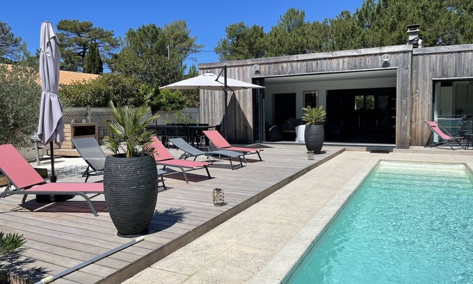 Cazaux House | Spacious House with Heated Pool by Lake Cazaux – Pet Friendly