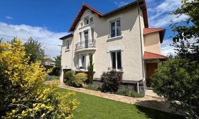 La Pradelle House | Large house with garden