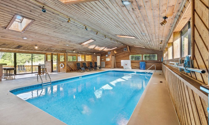 Washingtonville House | Escape to The Hideaway: 5 Acres with Heated Pool