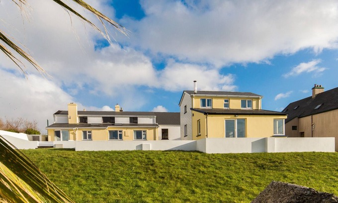 Waterville House | Spacious House with Cottage Near Waterville – 10/10 Rated