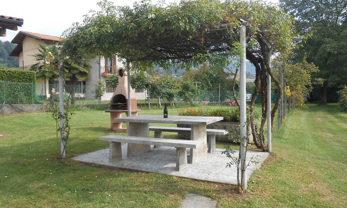Armeno House | Spacious Family Retreat with Garden & Football Pitch