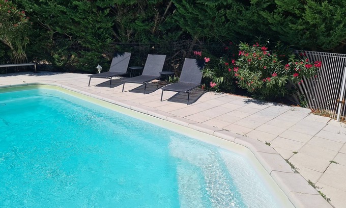 Pertuis House | Spacious Oceanfront House with Heated Pool & Spa