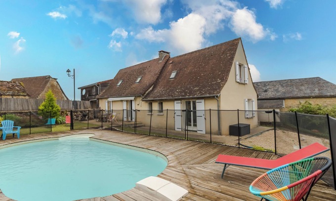 Nailhac House | Large House with Private Pool in Dordogne – Sleeps 11, Near Sarlat & Lascaux