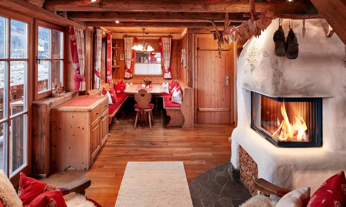 Hundsdorfl Ski Chalet | Group-Friendly Hut with Pool and Ocean View in Almdorf Flachau