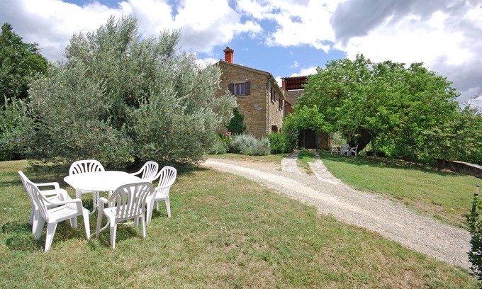 Bivio Lugnano Villa | Independent Villa with Pool: Privacy & Scenic Views Await