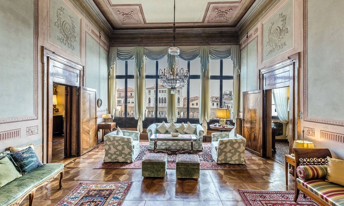 San Polo Apartment | Elegant Venetian Noble Floor with Grand Canal Views