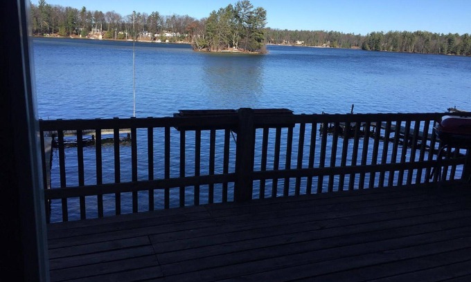 Mayfield House | Beautiful Lakefront Retreat Near Downtown Traverse City