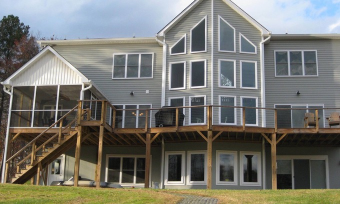 Mineral House | Bright House in Tranquil Cove with Pet-Friendly Amenities
