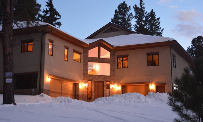 Angel Fire House | Spacious Cabin Retreat for 20 with Gourmet Kitchen & Hot Tub