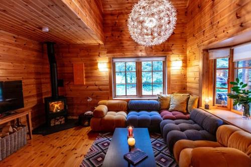 Ballyconnell House | Inviting Ocean View Log Cabin Getaway - 4-Star Rated
