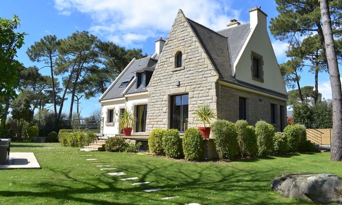 Erdeven House | Spacious Villa with Jacuzzi & Ocean Views Near Morbihan Beach