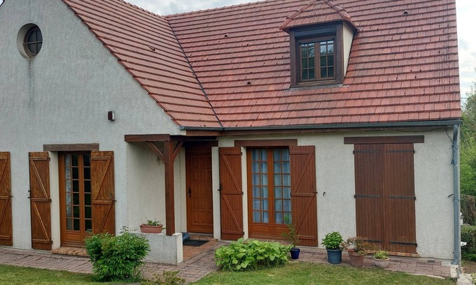 Meaux House | Family-Friendly MEAUX Home Near Disney with Pool & Kitchen