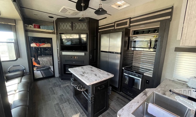 Imperial County House | Modern Camper Near Glamis Sand Dunes with Ocean View