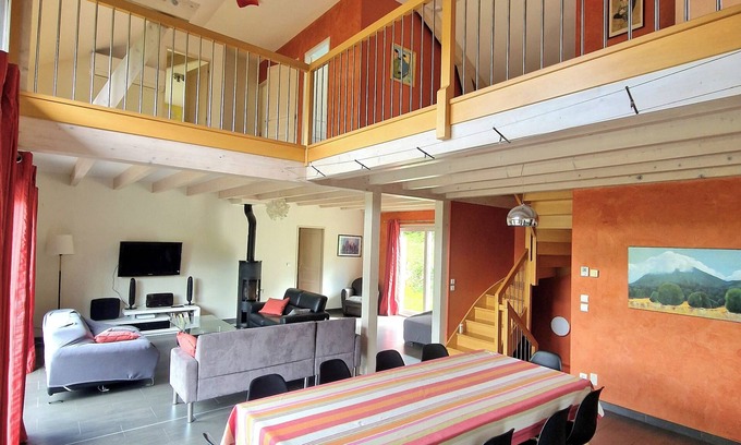 Aix-les-Bains House | Modern House in Town Center: Sleeps 14 with Pool & Spa