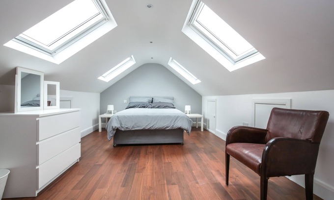 Harringay House | Modern 6-Bedroom Home with Child-Friendly Amenities