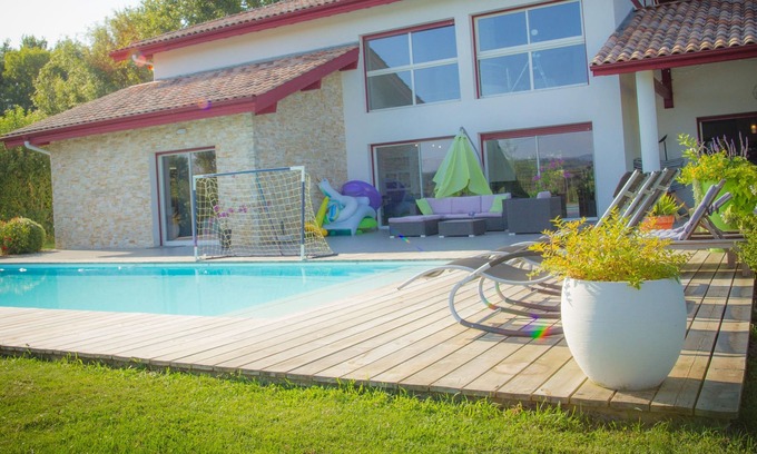 Briscous Villa | Modern Villa with Ocean View and Pool Near Biarritz
