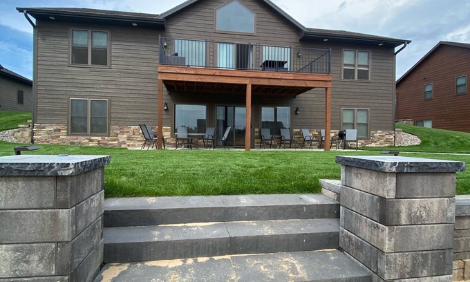 New Lisbon House | Pet-Friendly Beachfront Retreat Near Wisconsin Dells