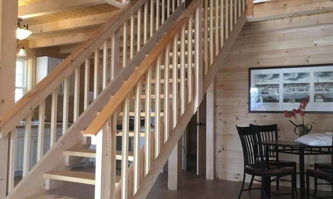 Belgrade Cabin | New Lakeside Cottage with Pool & Spa - Ideal for Families