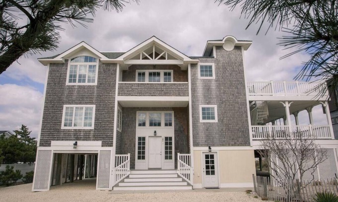 Loveladies House | Ocean Side Home with Spectacular Views and Family Amenities
