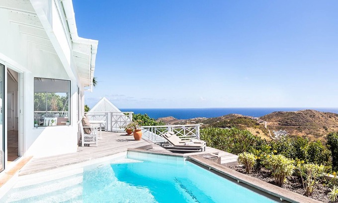 Vitet House | Ocean View Villa Retreat with Private Pool and Breakfast