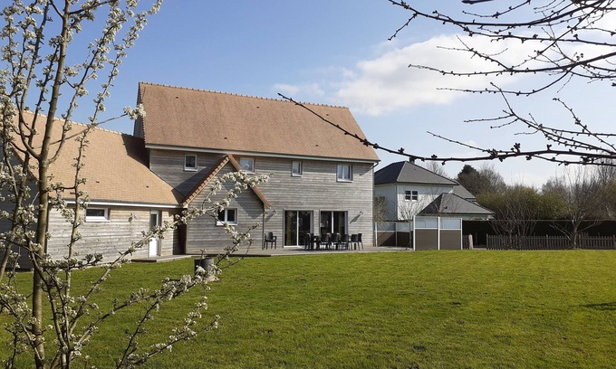 Gueutteville-les-Gres House | Family Cottage Retreat with Spa, Steps from the Beach