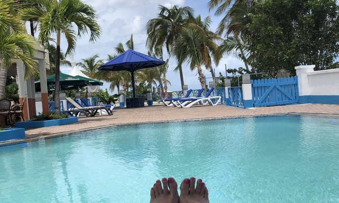 Maho Hotel | Relaxing Beach View Apartment with Pool in Simpson Bay