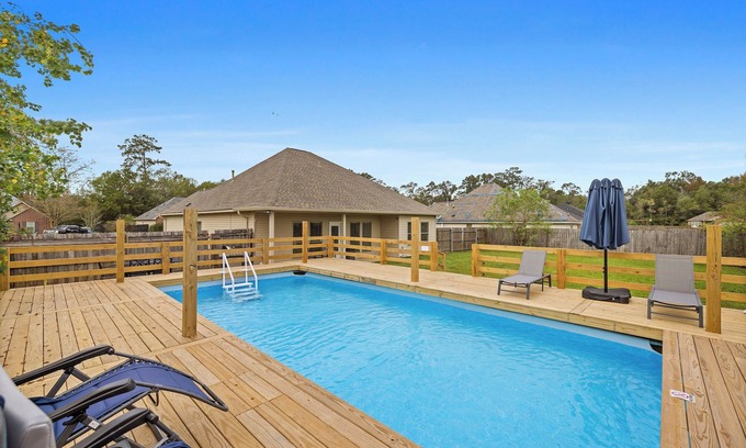 Tangipahoa Parish House | Large Pool, Game Room, TV Every Room