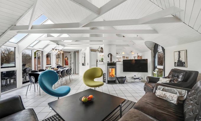 Klegod Strand Cottage | Spacious 4-Bedroom Retreat in Ringkøbing with Pool & Spa