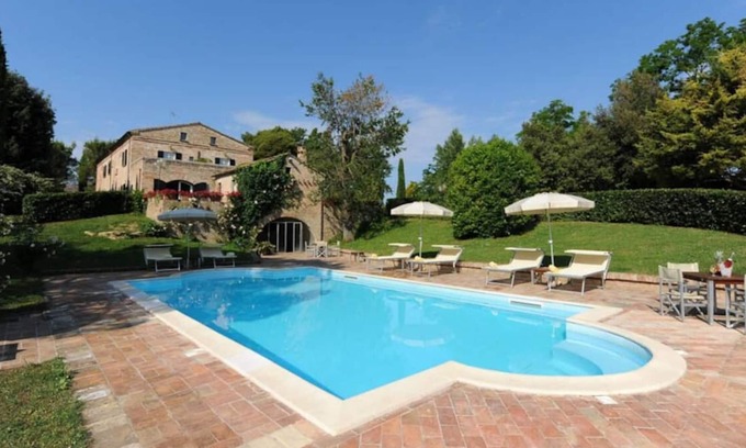 Rupoli Villa | Large private property with two pools